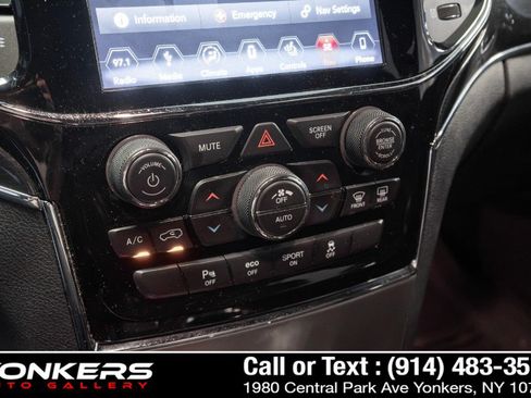 Used 2019 Jeep Grand Cherokee Trailhawk w/ Trailhawk Luxury Group AWD/4WD image 18