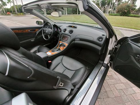 Used 2007 Mercedes-Benz SL 550 image 17