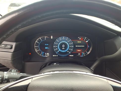 Used 2016 Cadillac Escalade ESV Luxury image 12