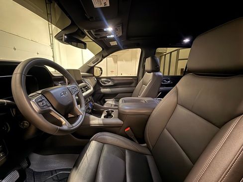 Used 2024 Chevrolet Tahoe Z71 w/ Z71 Off-Road Package image 17