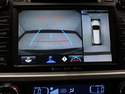 Used 2018 Toyota Highlander Limited Platinum AWD/4WD image 39