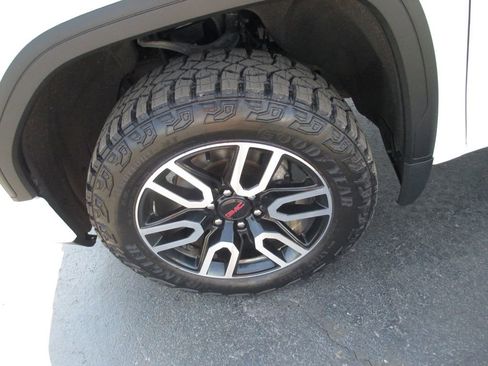 Used 2021 GMC Sierra 1500 AT4 w/ Technology Package image 13