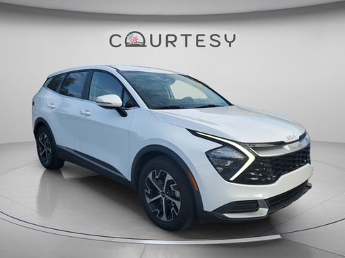 Certified 2023 Kia Sportage EX FWD image 5