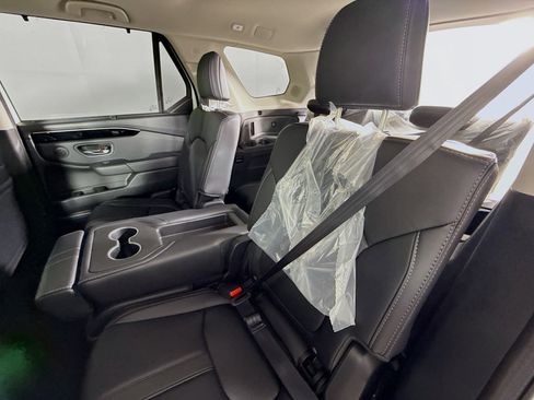 New 2025 Honda Pilot Touring image 30