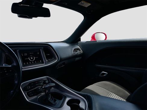 Used 2022 Dodge Challenger R/T image 21