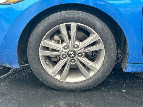 Used 2017 Hyundai Elantra SE FWD image 11