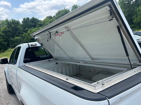 Used 2020 Chevrolet Colorado LT w/ Safety Package RWD image 24