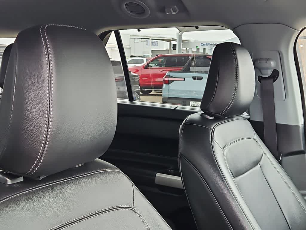 Used 2022 Ford Explorer Limited w/ Hybrid Equipment Group 310A AWD/4WD image 18
