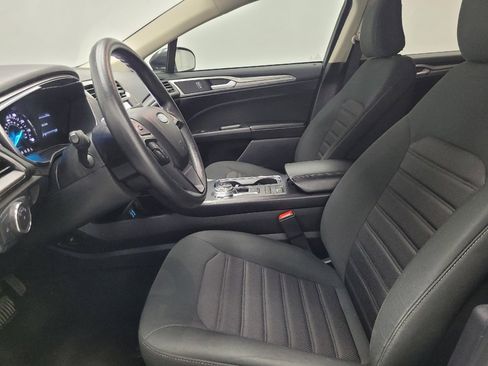 Used 2020 Ford Fusion SE image 17