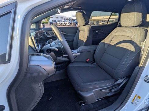 New 2026 Chevrolet Equinox EV LT image 4