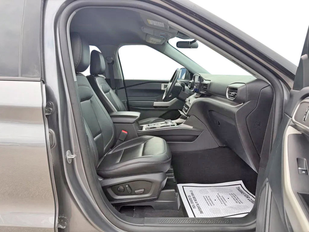 Used 2024 Ford Explorer XLT AWD/4WD image 25