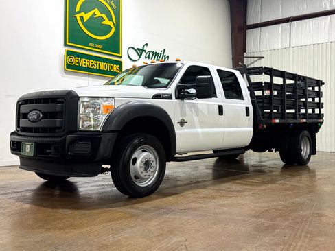 Used 2016 Ford F550 2WD Crew Cab Super Duty image 3