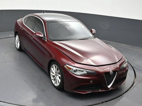 Used 2019 Alfa Romeo Giulia RWD image 22