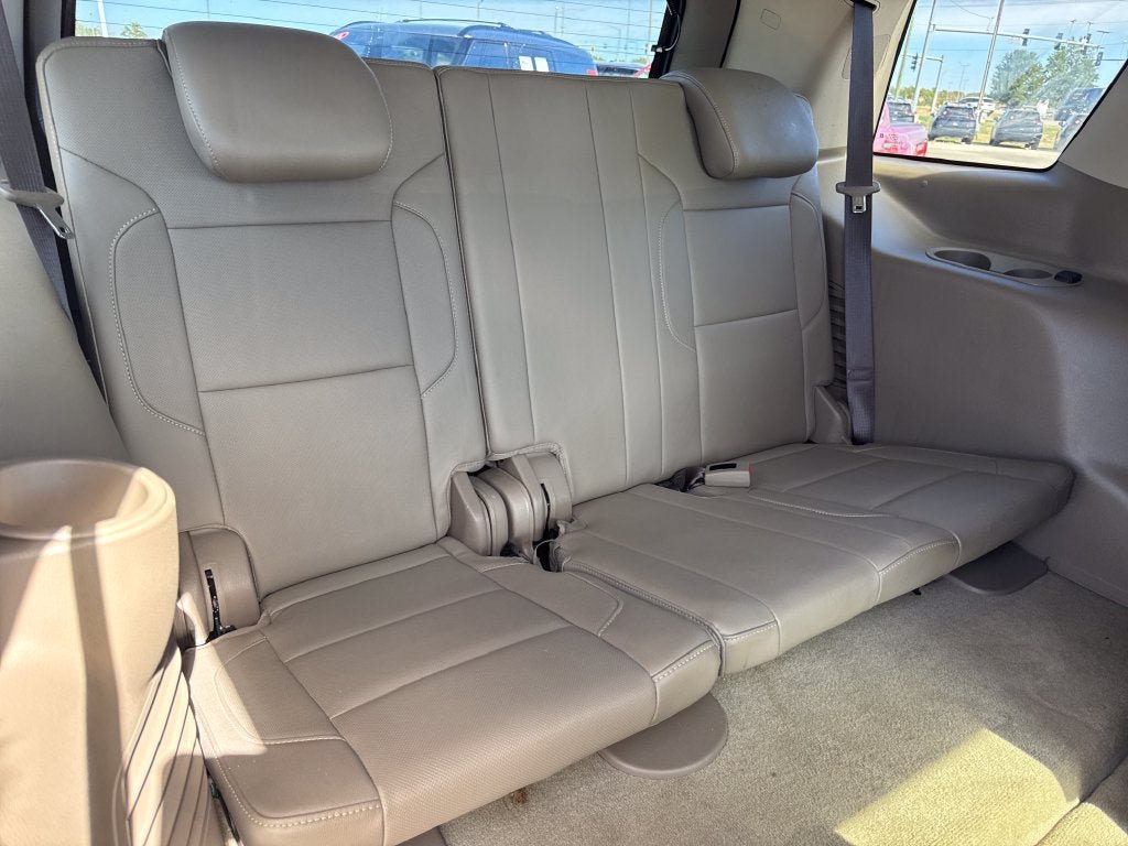 Used 2018 GMC Yukon SLT w/ Premium Edition RWD image 13
