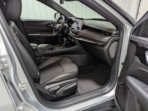 Used 2024 Jeep Compass Trailhawk image 27