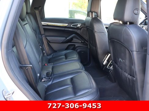 Used 2016 Porsche Cayenne AWD/4WD image 18