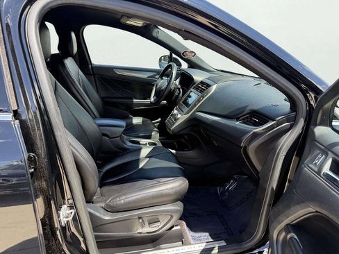 Used 2017 Lincoln MKC Premiere FWD image 12