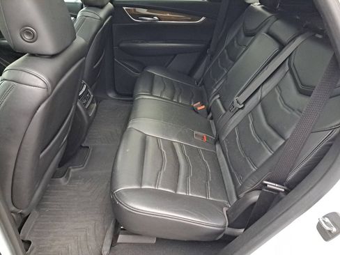 Used 2017 Cadillac XT5 Platinum image 11
