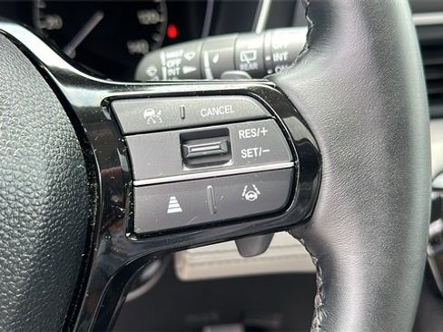 Used 2025 Honda Pilot Touring image 15