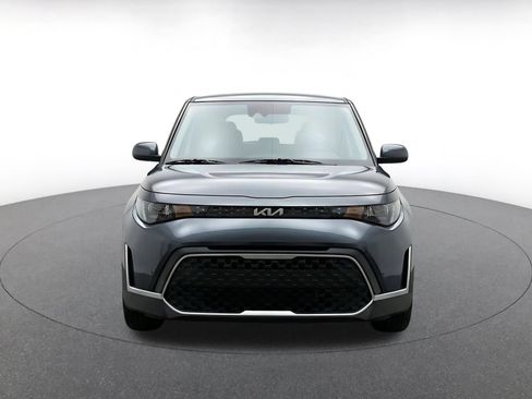 Used 2025 Kia Soul LX w/ LX Technology Package FWD image 2