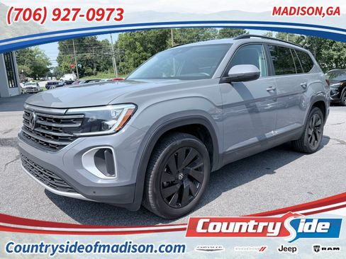 Used 2026 Volkswagen Atlas SE FWD image 1
