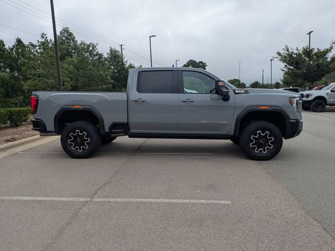 Used 2024 GMC Sierra 2500 AT4X AWD/4WD image 3