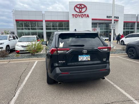 Used 2019 Toyota RAV4 XLE w/ Convenience Package AWD/4WD image 4