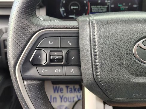 Used 2025 Toyota 4Runner Limited w/ Tow Technology Package AWD/4WD image 31
