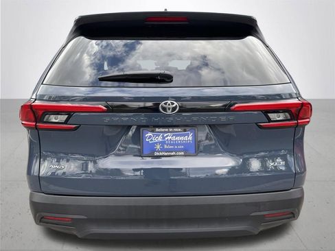Used 2024 Toyota Grand Highlander XLE AWD/4WD image 6