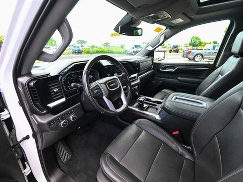 Used 2022 GMC Sierra 1500 SLT w/ SLT Convenience Package AWD/4WD image 18