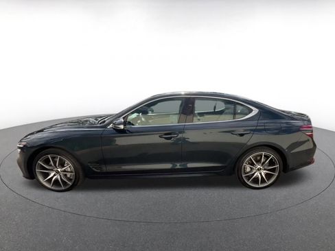 Used 2025 Genesis G70 2.5T image 9