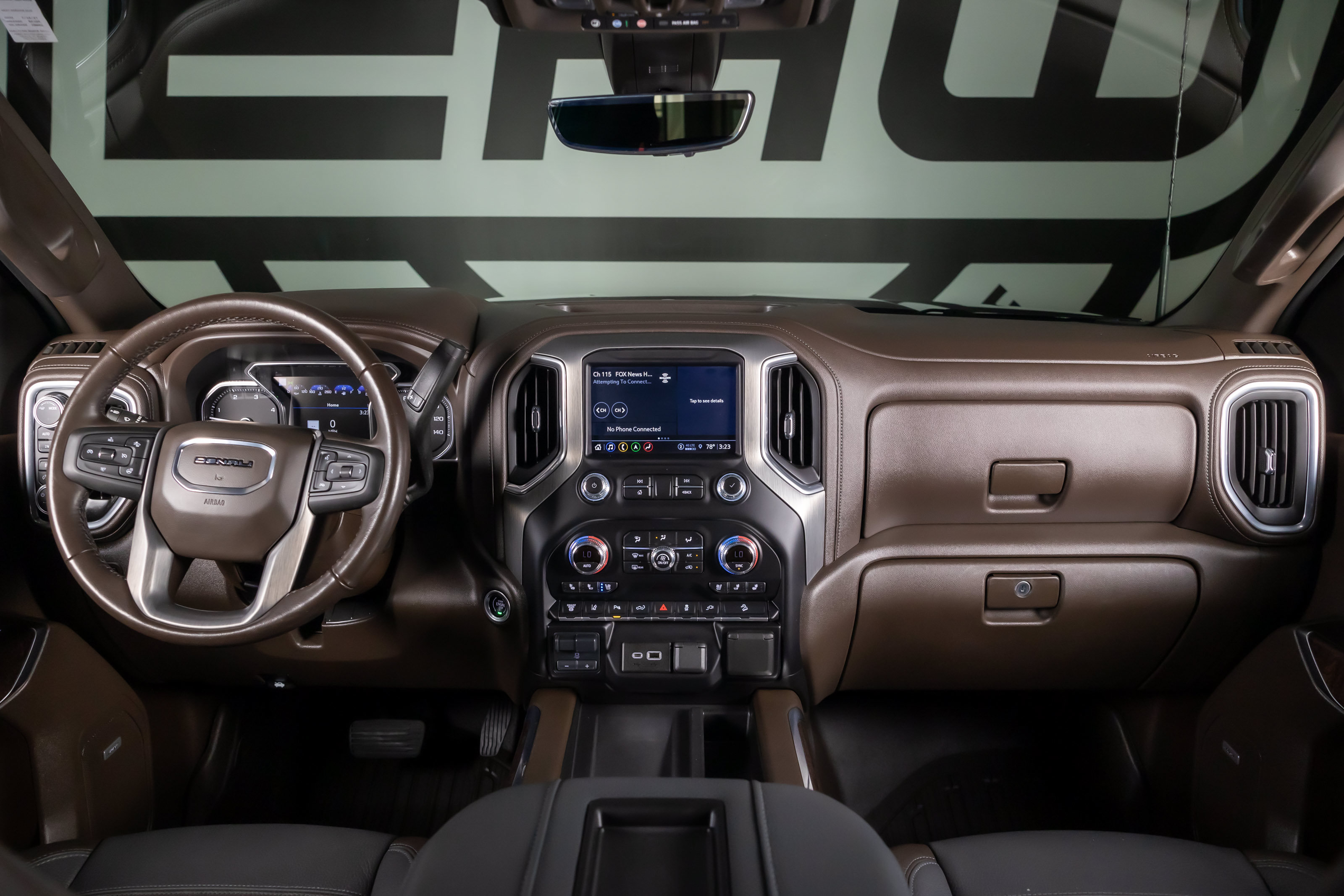 Used 2021 GMC Sierra 2500 Denali w/ Denali Ultimate Package AWD/4WD image 3