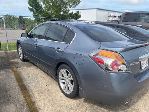 Used 2012 Nissan Altima 3.5 SR w/ Sport Pkg FWD image 3