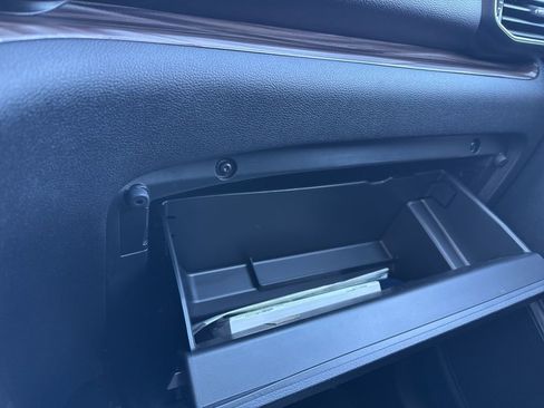 Used 2023 Ford Explorer Limited image 36