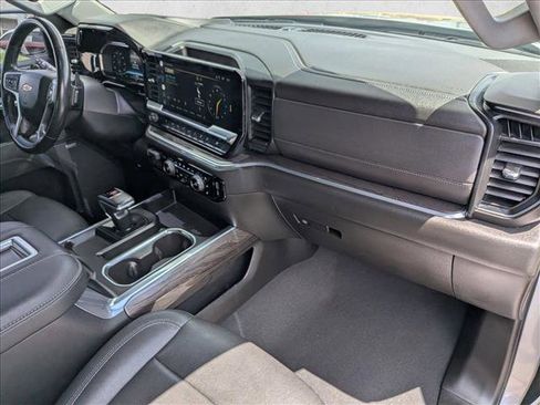 Used 2022 Chevrolet Silverado 1500 LTZ w/ Z71 Off-Road Package AWD/4WD image 28