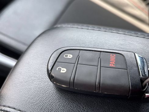 Used 2025 Jeep Compass Trailhawk AWD/4WD image 18