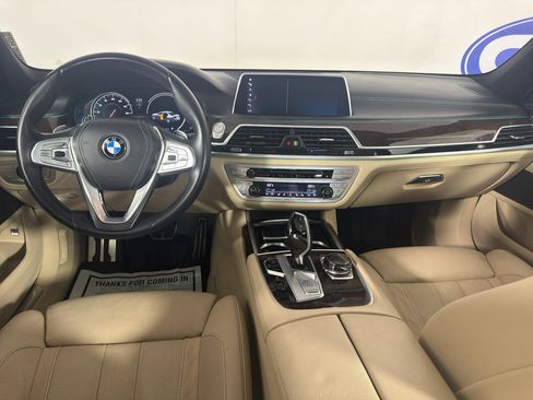 Used 2018 BMW 740i RWD image 34