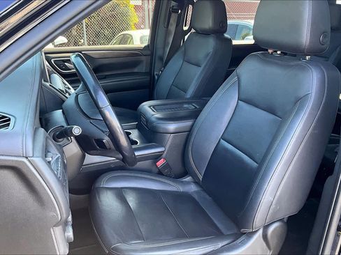 Used 2022 Chevrolet Suburban LT image 7