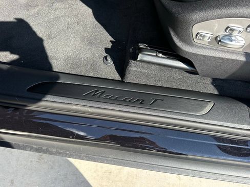 Used 2026 Porsche Macan AWD/4WD image 21