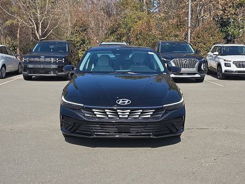 New 2026 Hyundai Elantra Limited FWD image 11