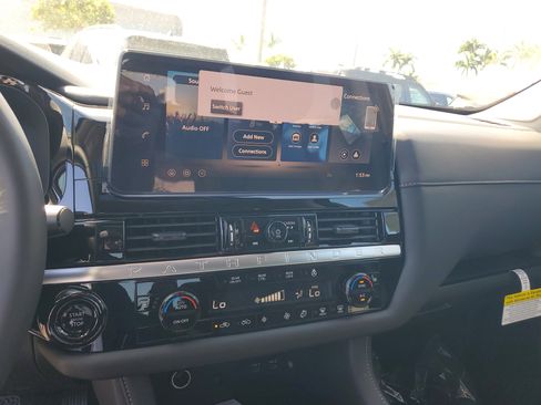 New 2026 Nissan Pathfinder SL image 15