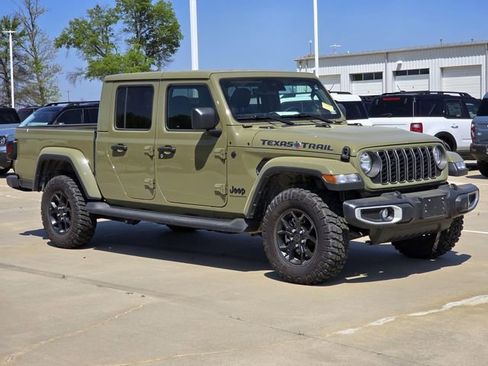 Used 2025 Jeep Gladiator Sport image 1