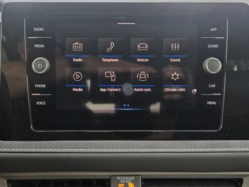 New 2026 Volkswagen Taos SE FWD image 16