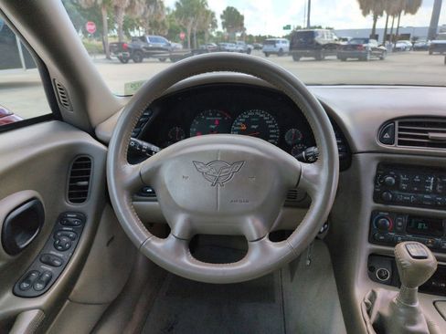 Used 2003 Chevrolet Corvette Convertible w/ Preferred Equipment Group1 RWD image 11