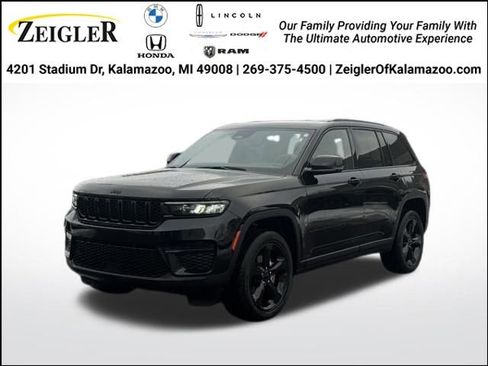 Used 2022 Jeep Grand Cherokee Altitude image 1