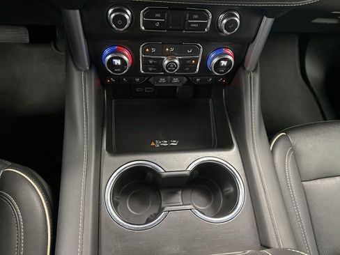 Used 2024 GMC Yukon SLT image 36