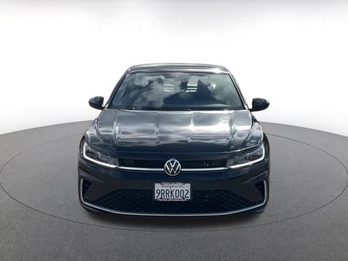 Used 2025 Volkswagen Jetta SE image 4