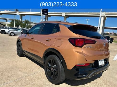 Used 2024 Buick Encore GX Sport Touring FWD image 7