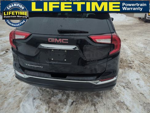 Used 2024 GMC Terrain SLT image 5