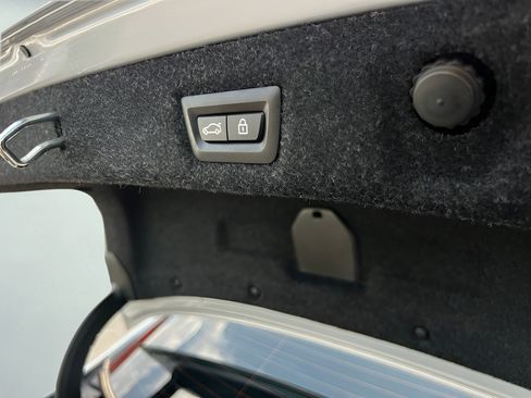 Used 2019 BMW 530i RWD image 23